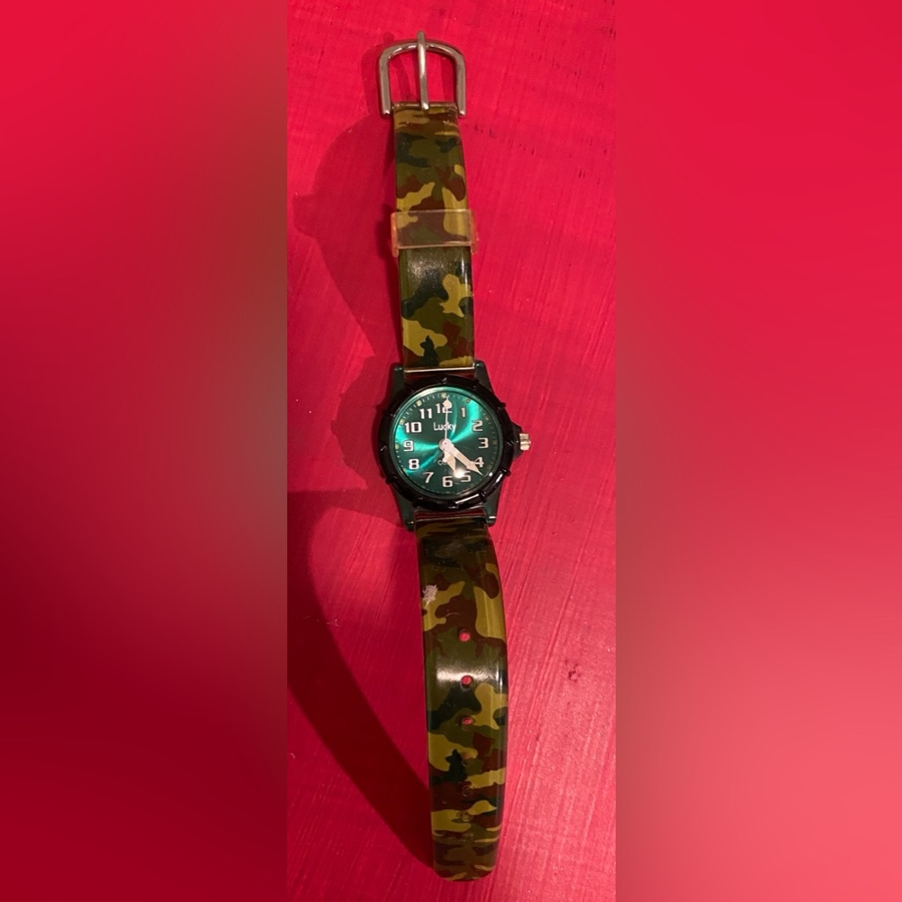 Lucky Green Camouflage Watch
